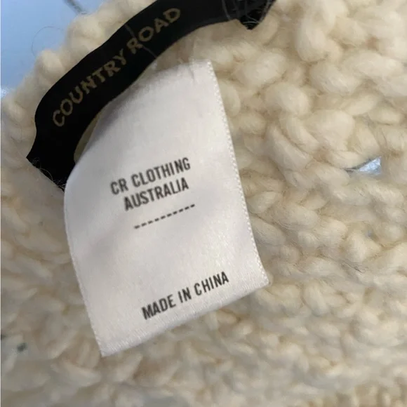 Country Rd wool/alpaca blend scarf - Picture 2 of 5